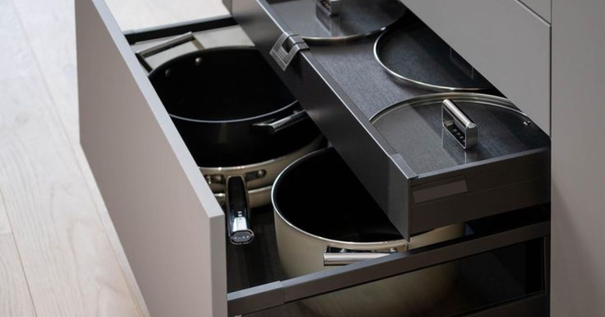 Pot Drawers with Hidden Lid Pullout