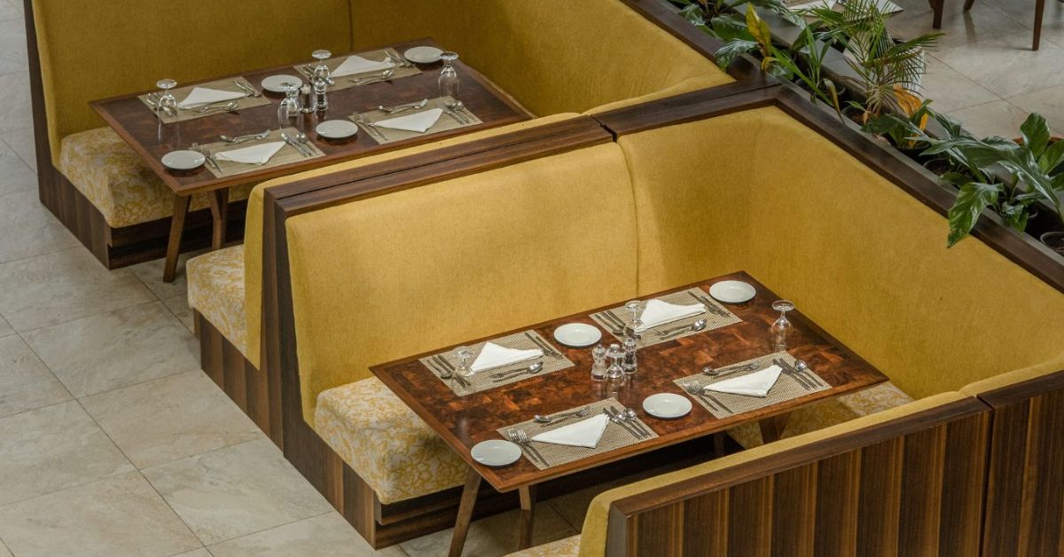 banquette seating restaurant layout