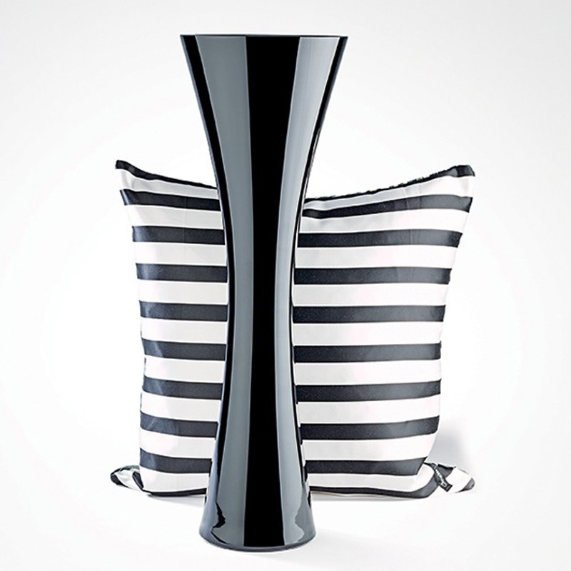 FEMME FATALE VASE CASED BLACK IVV