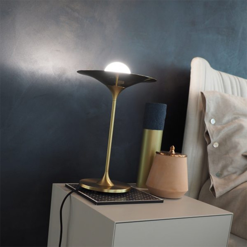 Bullarum Skew Table  - Intueri Light 