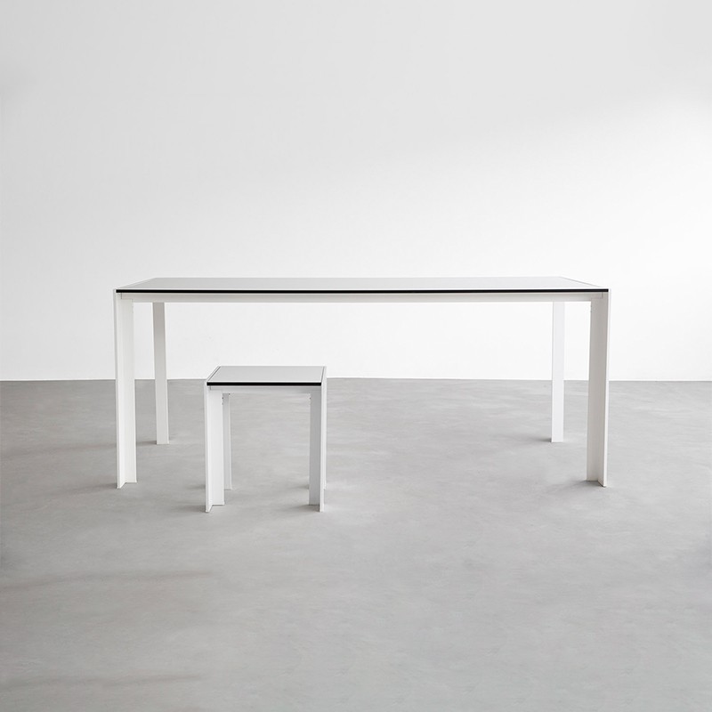 Deneb Table STUA