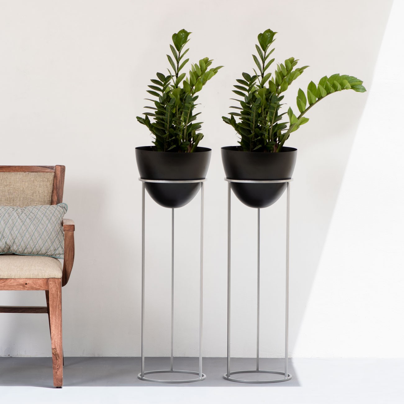 Ovate Set of 2 Black & Silver XL Same Size The Decor Remedy