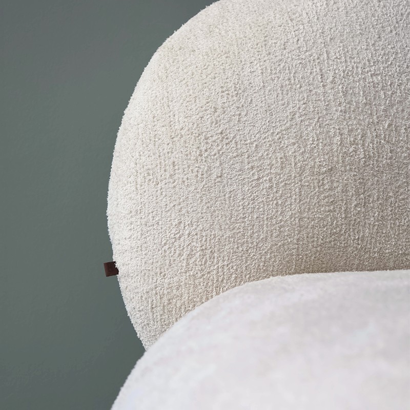 Fuyu Armchair  - Lagu 