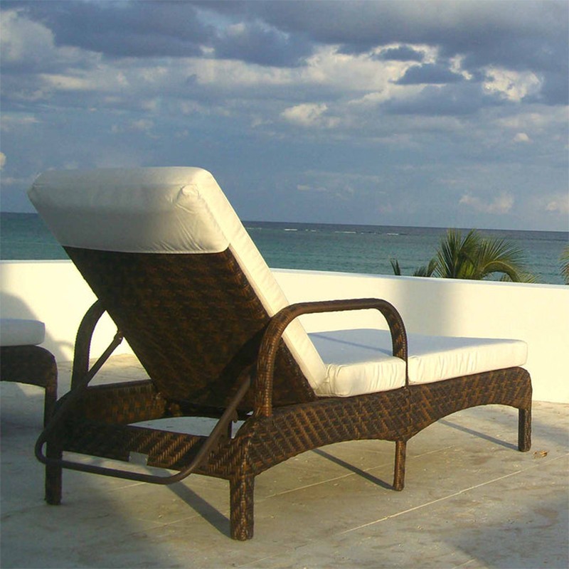 Terraza Chaise Lounge Cross Weave