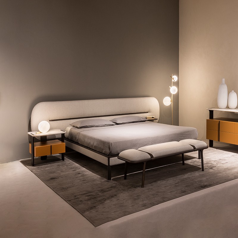 Lips Xl Bed  - Carpanese Home 