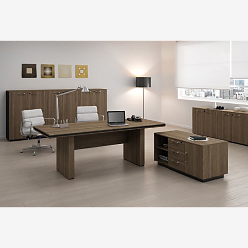 Writing desk in wooden executive office Castellani