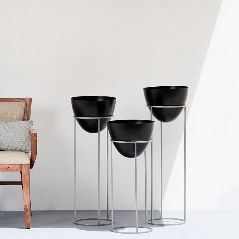 Ovate Tall Planters Black and Silver Set of 3 The Decor Remedy