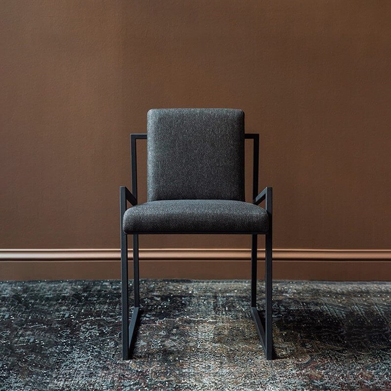 Famed Black Painted Metal Chair Lagu